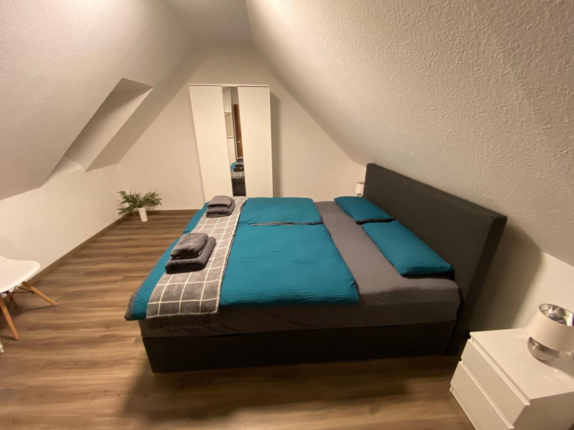 Am Kaibach - Kueche - Balkon - Bad Apartment